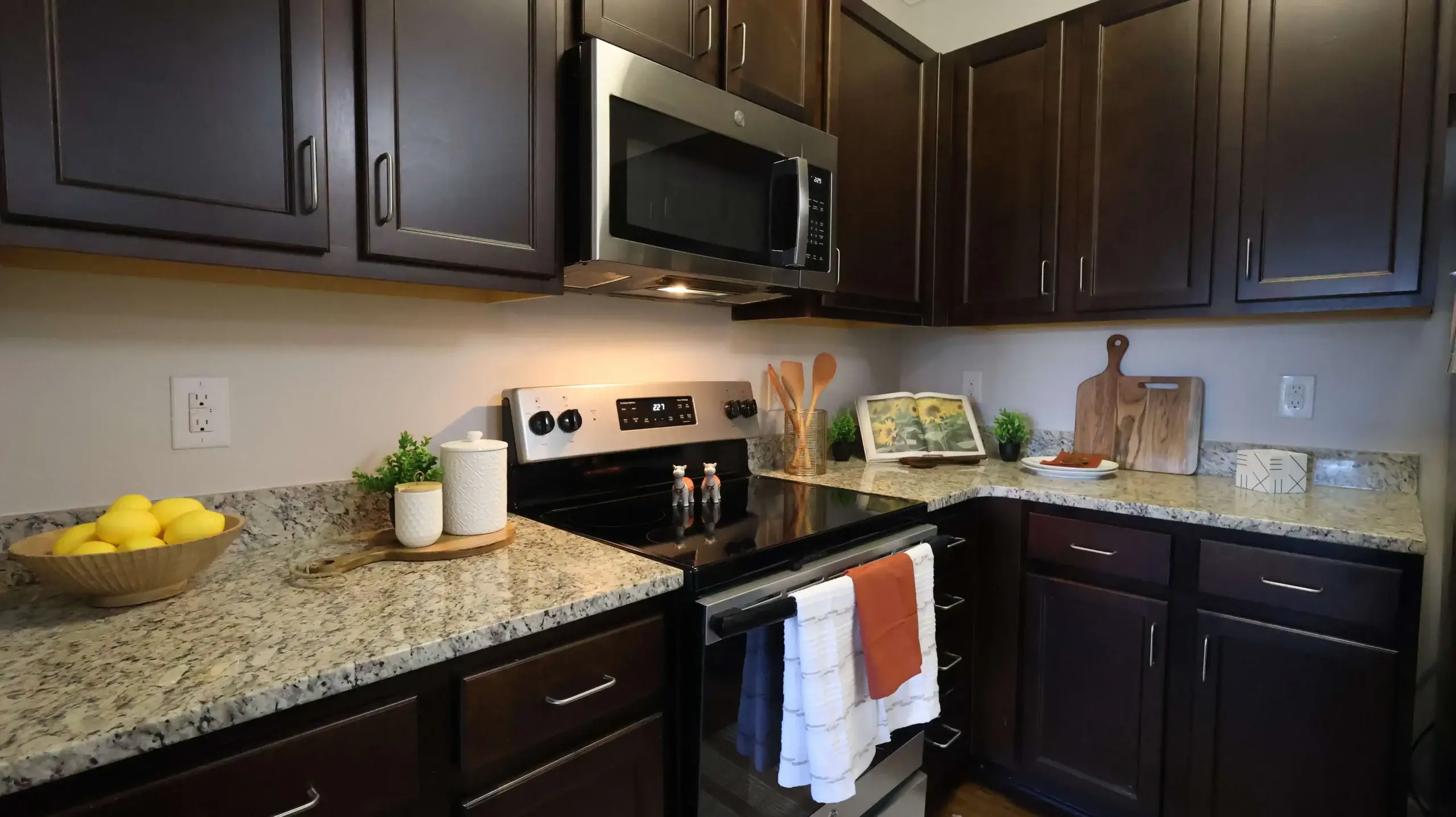 Fairway - Modern Style Kitchen